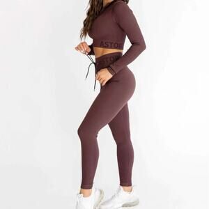 Astoria Seamless Ribbed Series Zip Crop Top And Legging Set Espresso Size L